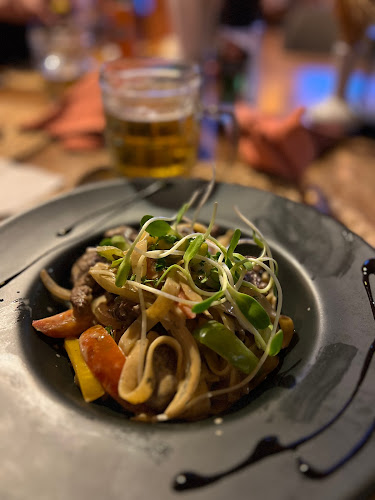 Opinii despre Karlsson Restaurant and Steakhouse - Karon, Phuket în อำเภอเมืองภูเก็ต - การบริการอาหารและที่พัก