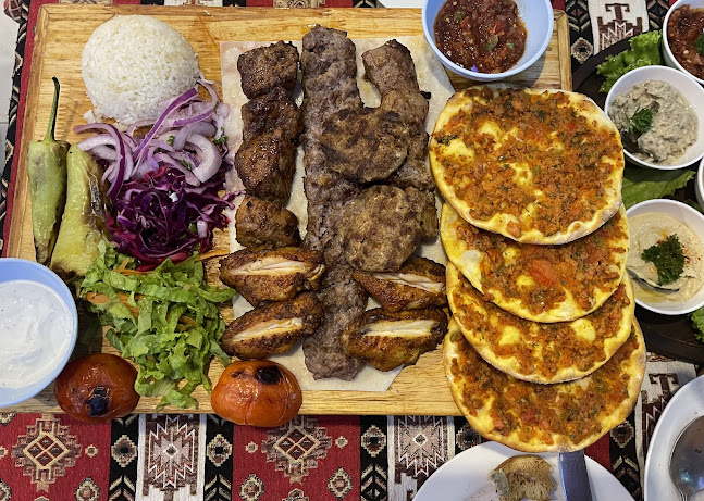 Opinii despre 夜市Michael's Bar - Phuket Town în Amphur Muang - การบริการอาหารและที่พัก