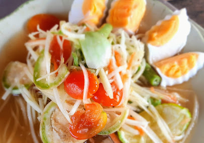 ส้มตำในสวน somtumnaisuan