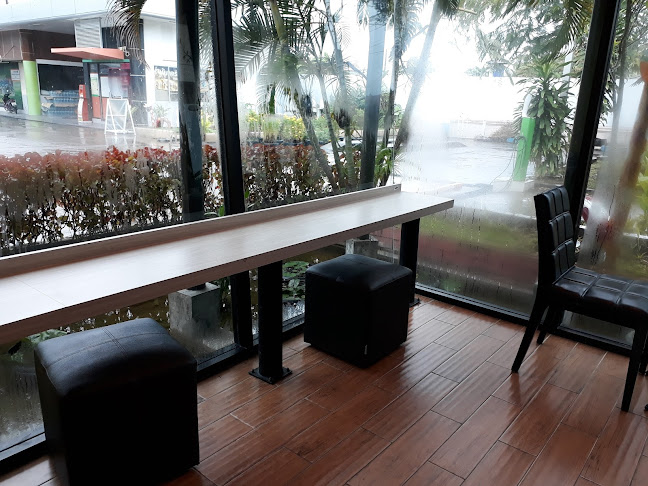 Opinii despre Inthanin Cafe în อำเภอเมืองภูเก็ต - การบริการอาหารและที่พัก