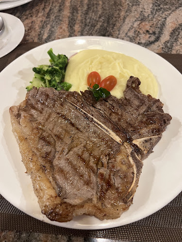 Opinii despre Chez Andy Swiss Restaurant & Steak House în อำเภอเมืองนครราชสีมา - การบริการอาหารและที่พัก