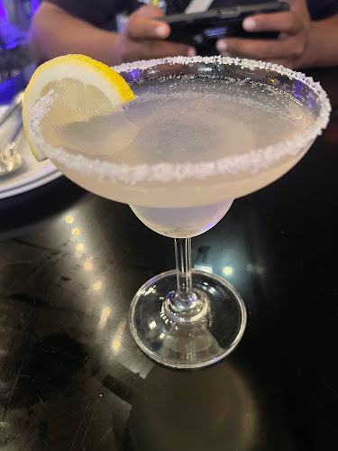 ตลาดสวนขอบฟ้า ถนน มหาเทพ ตำบลปากน้ำโพ อำเภอเมืองนครสวรรค์ นครสวรรค์ 60000