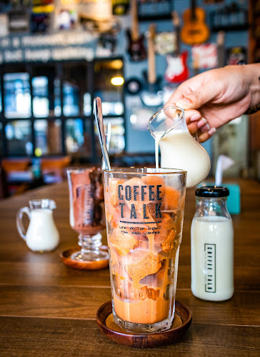 Opinii despre Coffee Talk Old Phuket Town în อำเภอเมืองภูเก็ต - การบริการอาหารและที่พัก