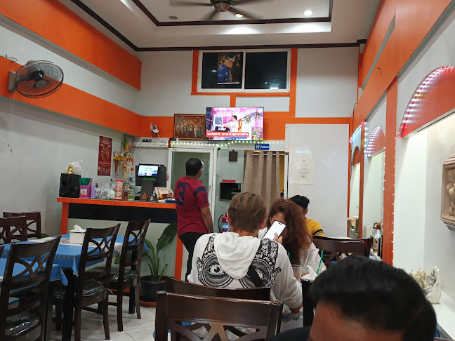 Phuket Indian Restaurant - การบริการอาหารและที่พัก