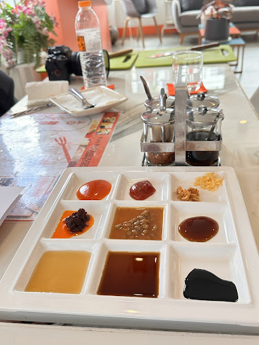 Opinii despre ร้านอาหาร และโรงเรียนสอนทำอาหารไทย ปุ้ม în อำเภอกะทู้ - การบริการอาหารและที่พัก