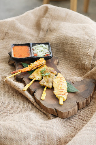 41 หมู่ที่ 3 ซอย หาดสุรินทร์ 4 ตำบลเชิงทะเล อำเภอถลาง ภูเก็ต 83110