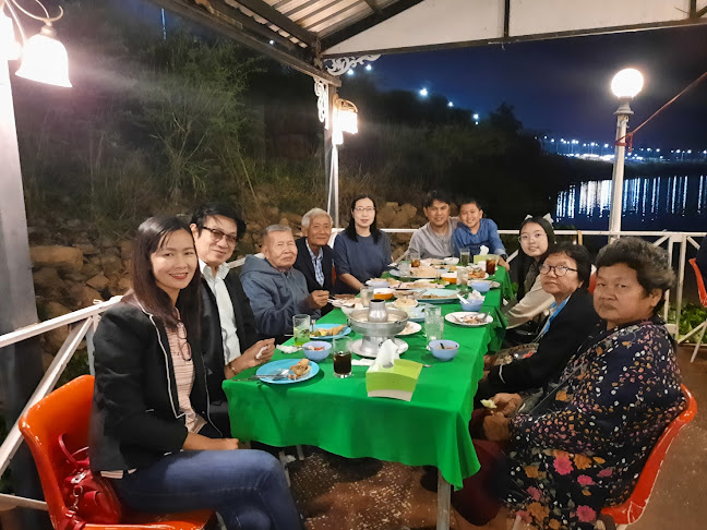 Opinii despre แพอาหาร ร. เรือ นครสวรรค์ în อำเภอเมือง - การบริการอาหารและที่พัก