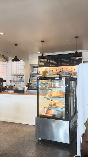 Opinii despre Cafe Lavazza Lukkan Mansion în อำเภอกะทู้ - การบริการอาหารและที่พัก