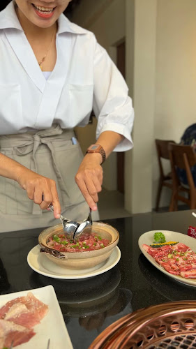 Beef House Yakiniku - การบริการอาหารและที่พัก