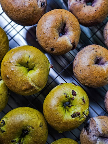 RAW COFFEE ROASTER x BAKER - การบริการอาหารและที่พัก