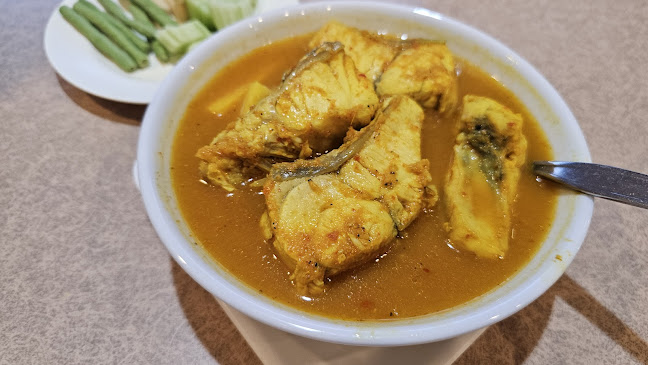 ห้องอาหารเก็จแก้ว