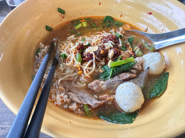 ร้านก๋วยเตี๋ยวหมูแม่นิ่ม