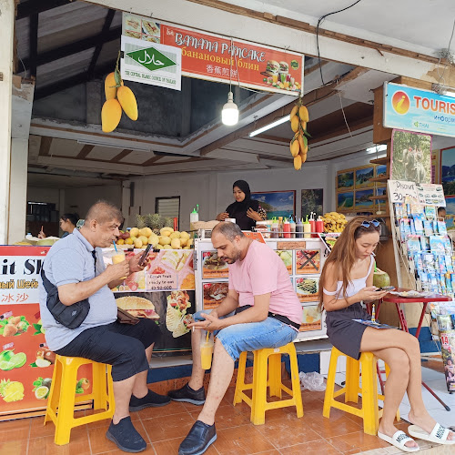 Roti-Muslim - การบริการอาหารและที่พัก