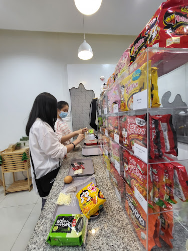 ศูนย์นมไทยเดนมาร์ค สาขาถนนศรีชมชื่น - การบริการอาหารและที่พัก