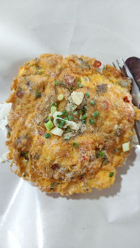 ร้านข้าวไข่เจียวทรงเครื่อง ตลาดหนองปรือ