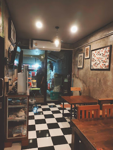 พิศมัยนิยม ชากังราว (Pitsamai Niyom Chakangrao) - การบริการอาหารและที่พัก