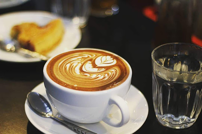 16 ถนน กาญจนวนิช ซอย 17 ตำบล หาดใหญ่ อำเภอหาดใหญ่ สงขลา 90110