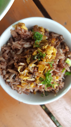 ร้านอาหารปั๋นใจ๋ - การบริการอาหารและที่พัก