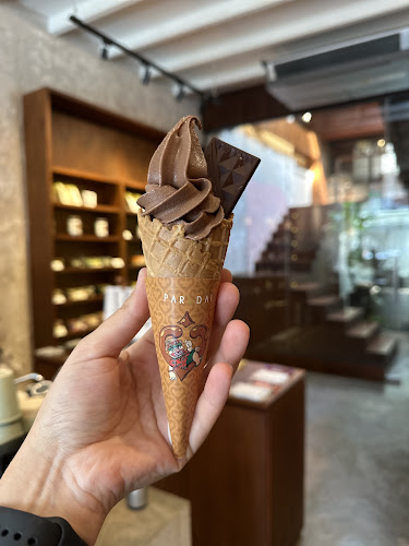 Paradai Phuket - การบริการอาหารและที่พัก