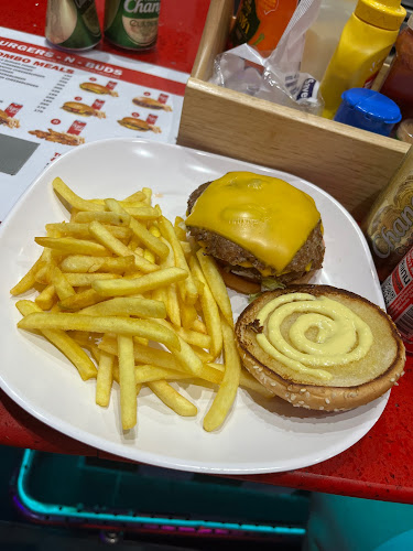 BUCKY BURGER N BUDS - อำเภอบางละมุง