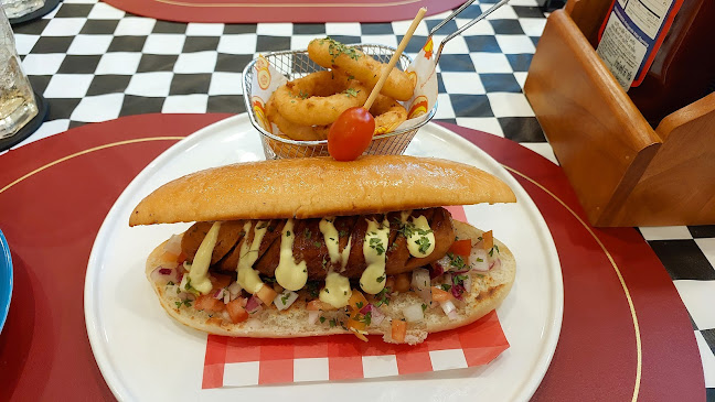 Santa Monica Diner Pattaya - อำเภอบางละมุง