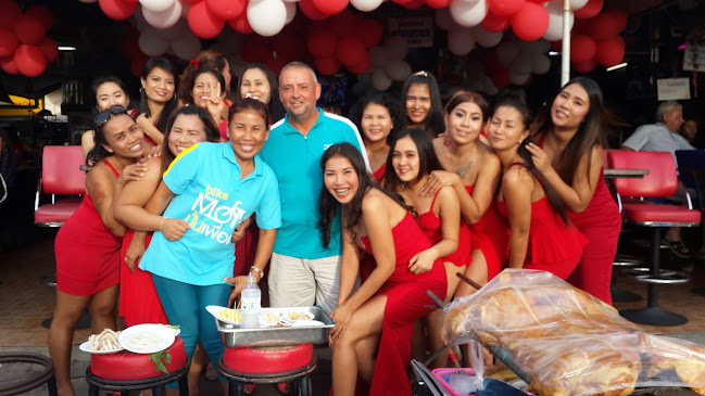 Opinii despre นิว เรด แคท บาร์ în อำเภอบางละมุง - การบริการอาหารและที่พัก