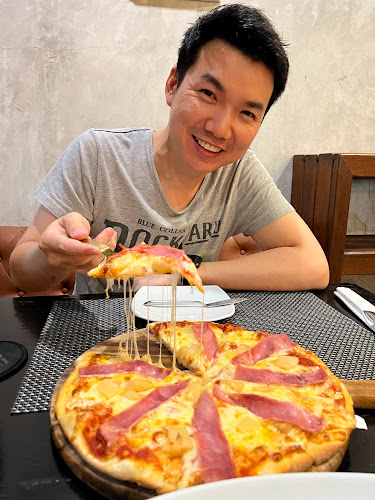 Livv Cafe' & Restaurant Pattaya - อำเภอบางละมุง