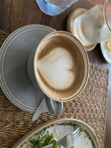 32 ถ. ทวีวงศ์ ตำบลป่าตอง อำเภอกะทู้ ภูเก็ต 83150