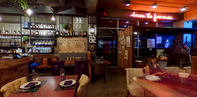 Five Crossing - การบริการอาหารและที่พัก