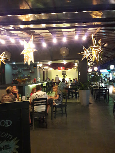 The Bistro Bangtao Beach - การบริการอาหารและที่พัก