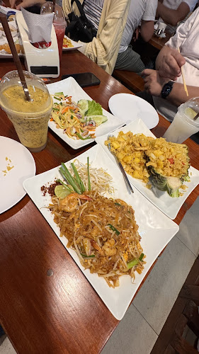 ร้านNumber.6 patong - การบริการอาหารและที่พัก