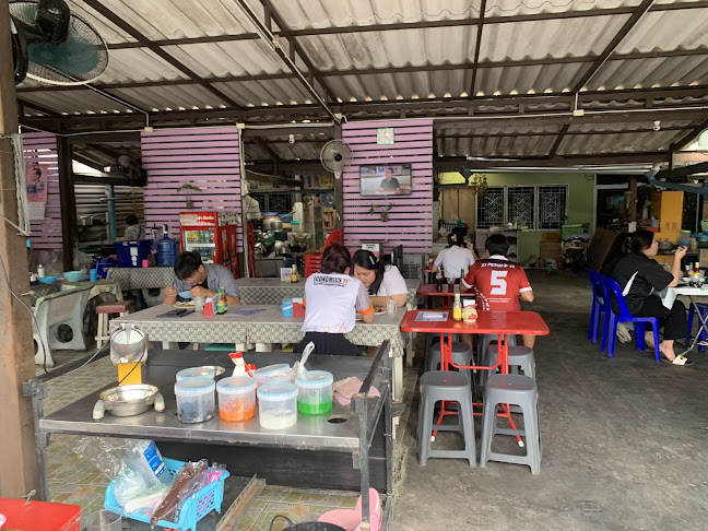 Opinii despre ร้านต้นมะม่วง în อำเภอศรีราชา - การบริการอาหารและที่พัก