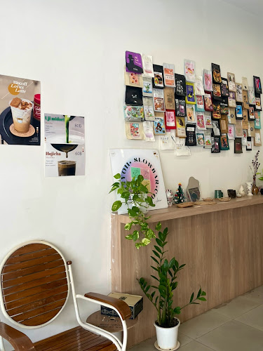 Comentarii opinii despre Cinyoii Slowbar More Than Coffee