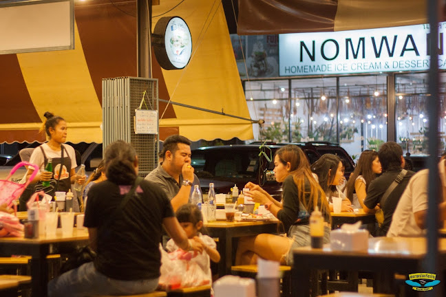 ตลาดนัดเรือบิน - อำเภอบางพลี