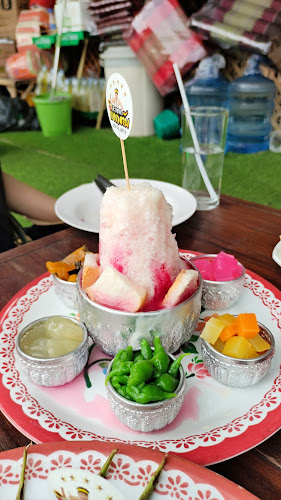 ครัวสะแตกแดกตับ - การบริการอาหารและที่พัก