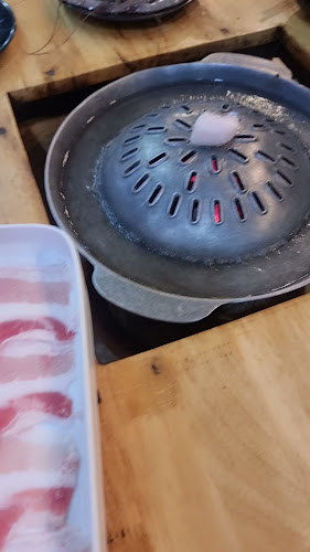 ติดมันส์ นครสวรรค์ - การบริการอาหารและที่พัก