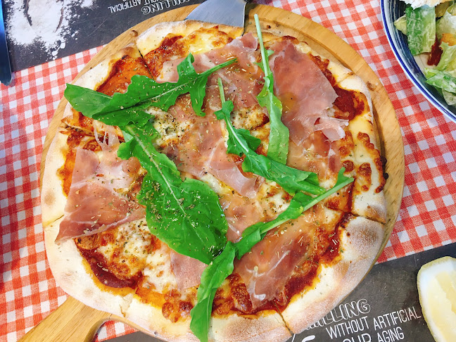 Zurich Bread Café - การบริการอาหารและที่พัก