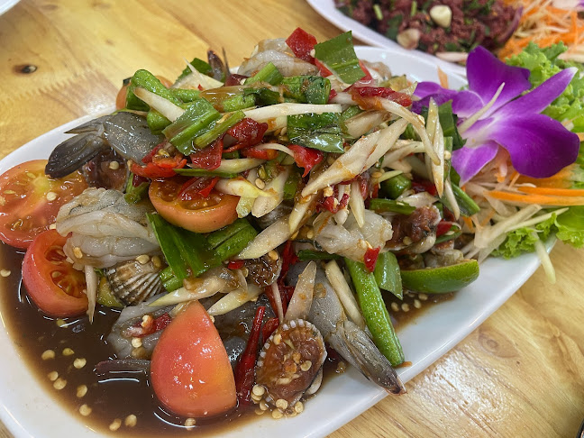 ร้านตำปูป่ะเราสาขา2 หน้าหาดจอมเทียนพัทยา - การบริการอาหารและที่พัก