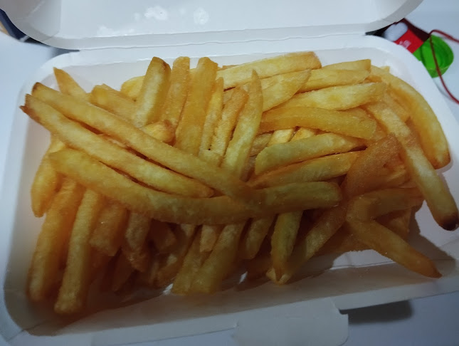 ร้านก๋วยเตี๋ยวแชมป์ เลียบทางรถไฟ พัทยาเหนือ - การบริการอาหารและที่พัก