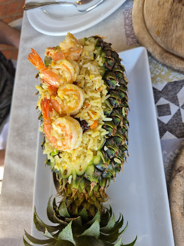 Opinii despre Pantai Seaview Restaurant Halal Food în อำเภอกะทู้ - การบริการอาหารและที่พัก