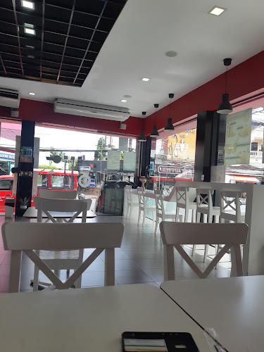 Opinii despre เมอเวนพิค ไอศกรีม สาขา อมตะ ป่าตอง în อำเภอกะทู้ - การบริการอาหารและที่พัก