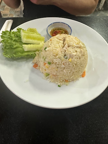 Nang Naan Halal Restaurant - การบริการอาหารและที่พัก