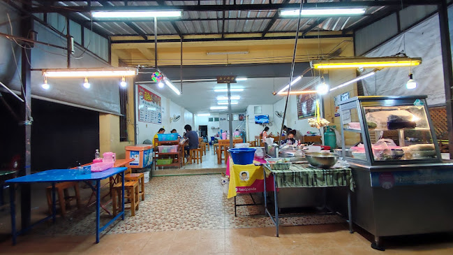 ก๋วยเตี๋ยวเจ๊ส้ม - การบริการอาหารและที่พัก