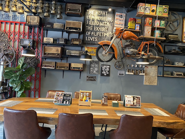 Coffee Talk Old Phuket Town - อำเภอเมืองภูเก็ต