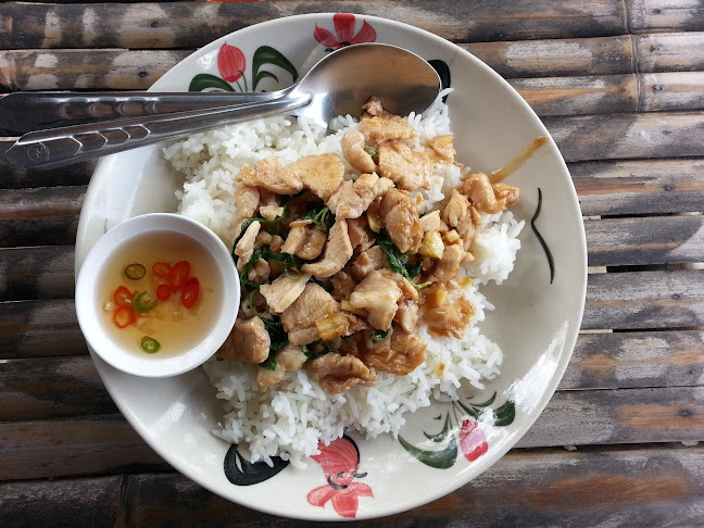 ร้านป้าต้อย - อำเภอ สนม