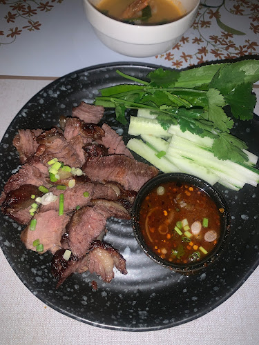 Opinii despre Behind Bar&Bistro în เมือง - การบริการอาหารและที่พัก