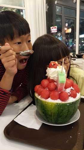 Ice Frost Dessert cafe - Bingsu - การบริการอาหารและที่พัก