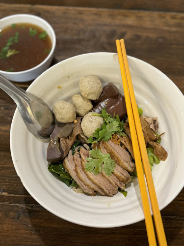 Opinii despre ตั้งฮั้งชวง อากงเป็ดพะโล้ ก๋วยเตี๋ยวเป็ด în อำเภอปากเกร็ด - การบริการอาหารและที่พัก