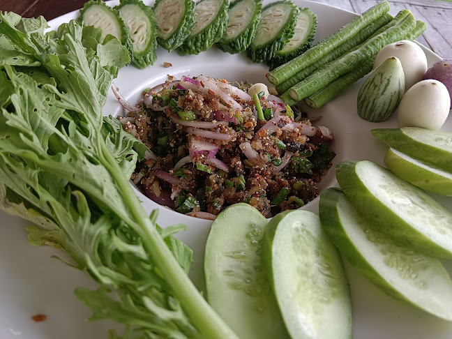 ครัวสะแตกแดกตับ - การบริการอาหารและที่พัก