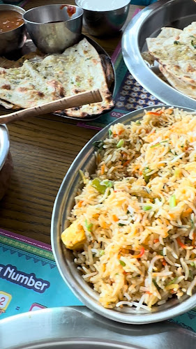 Amritsr Restaurant - การบริการอาหารและที่พัก